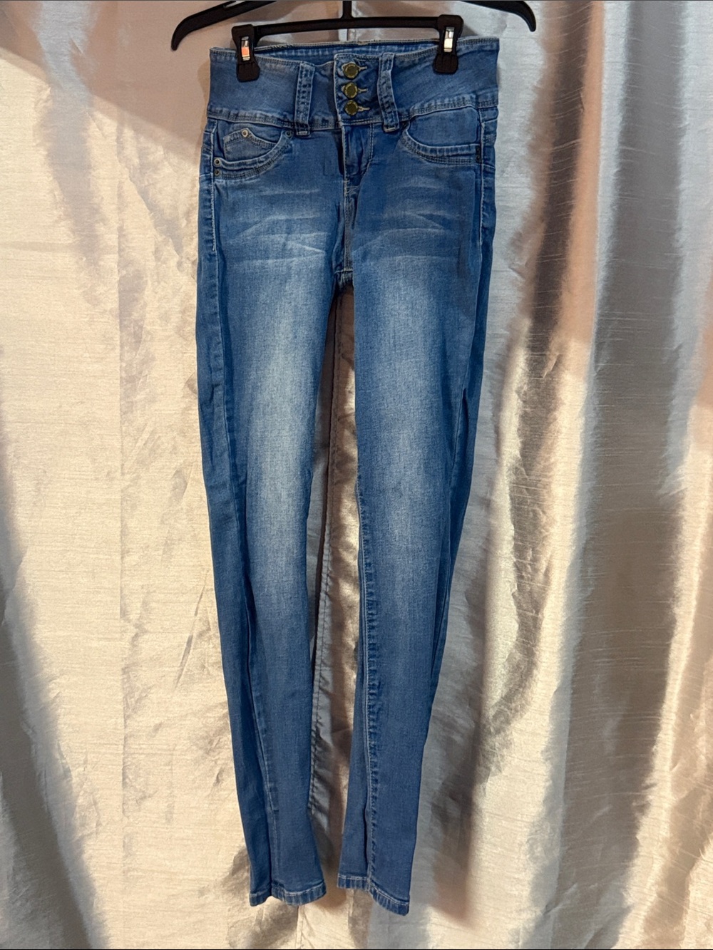 YMI Women's Skinny Jeans in Medium Blue Wash